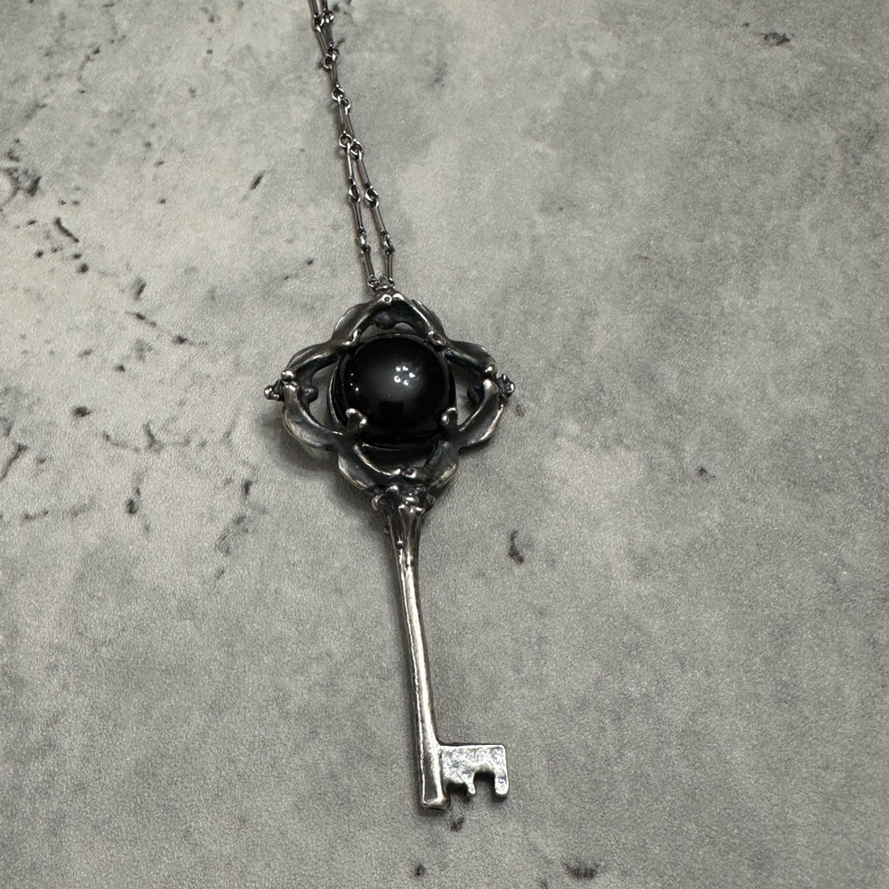Bloodmilk onyx Hekate Key 16”